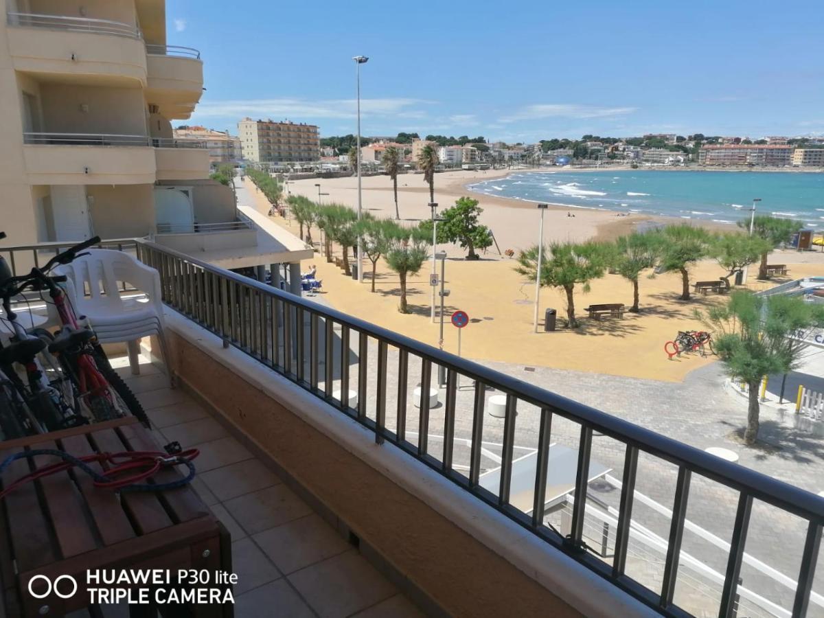 דירות L' Escala Riells Playa מראה חיצוני תמונה